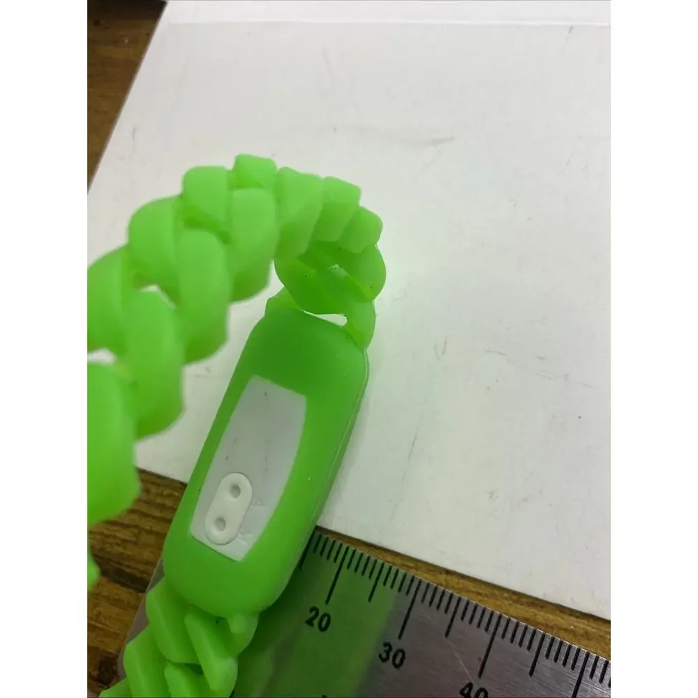 Womens Green Rubber Sports Watch Works New Battery